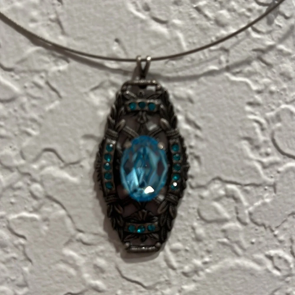 Turquoise Pendant Silver Choker Necklace